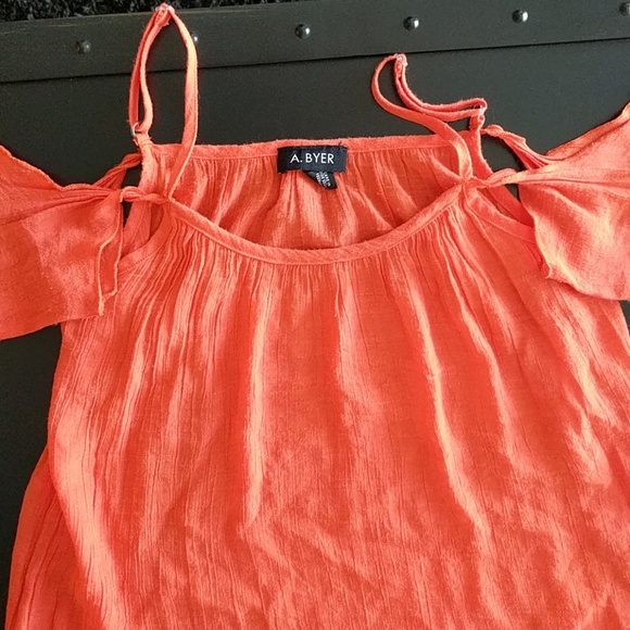 Top - Picture 2 of 4